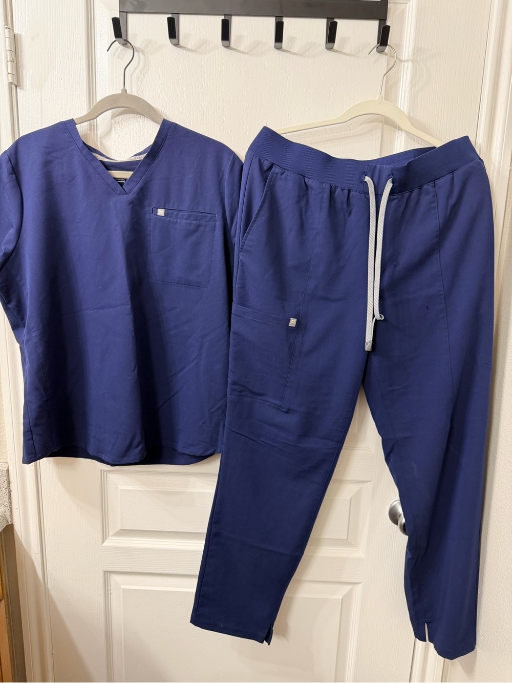 Women’s Navy Scrub Set - XL
